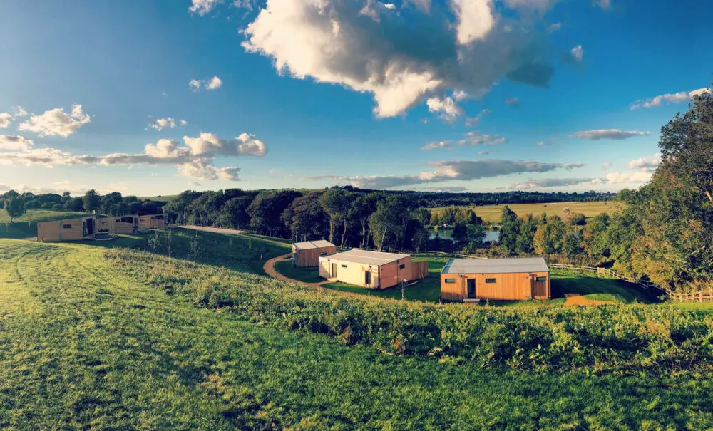 Swanbrough Lakes - lodges overlooking the fishing lakes